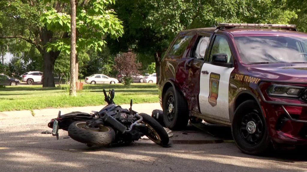 Minneapolis police investigates crash appearing to involve motorcycle, squad car - FOX 9 Minneapolis-St. Paul