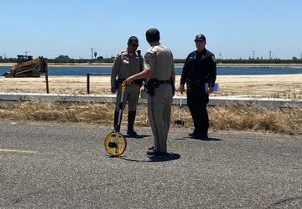 Man injured in motorcycle crash in Fresno County - KMPH Fox 26