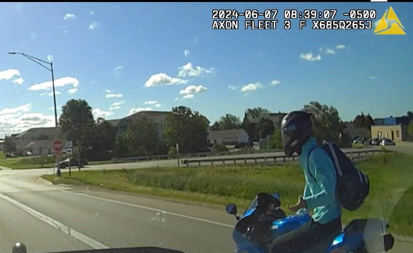 Fond du Lac County Sheriff: Motorcycle driving at 100+ mph speeds & passing on the shoulder, looking for information - Yahoo! Voices