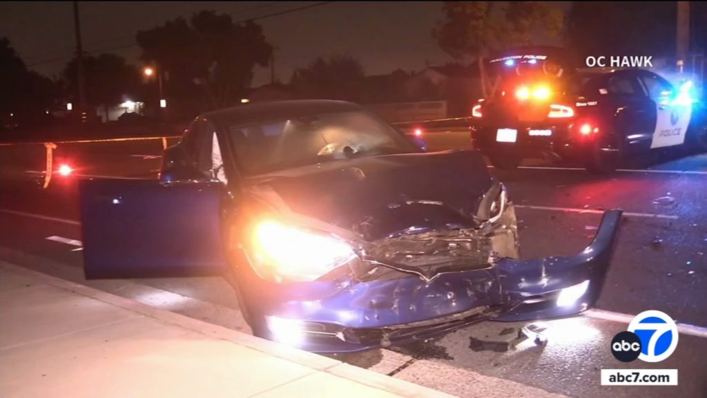 Tesla in self-driving mode plows into police car as officer investigates separate deadly crash in OC - KABC-TV