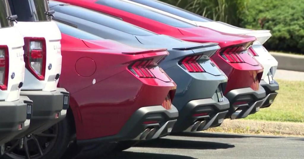 South Florida car dealerships scrambling to get cars sold, make repairs after major cyber attack - CBS Miami