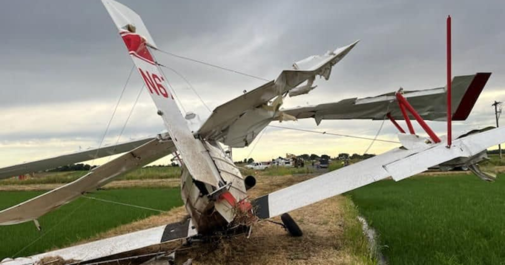 Crop dusting plane crashes into truck in Sutter County - CBS News