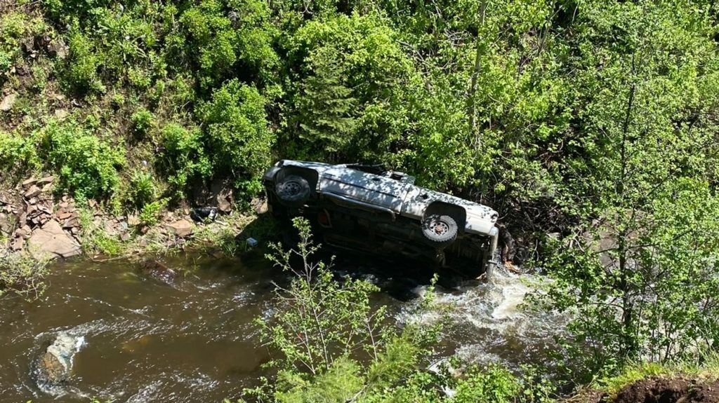 Dog Treks 4 Miles, Gets Help For Owner After Truck Plummets Off Road - HuffPost