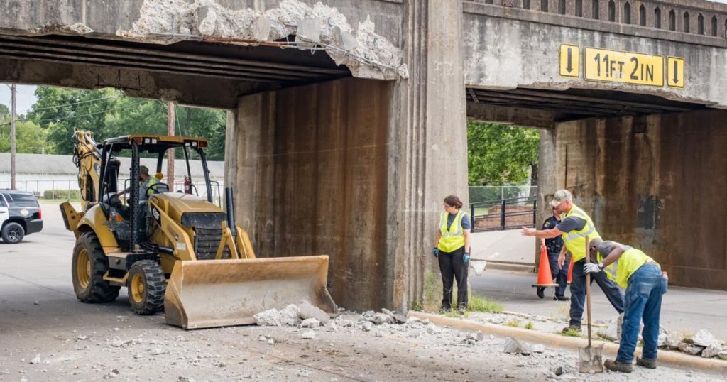 Takes a licking, keeps on ticking: Truck causes 'cosmetic' damage to Longview bridge - Longview News-Journal