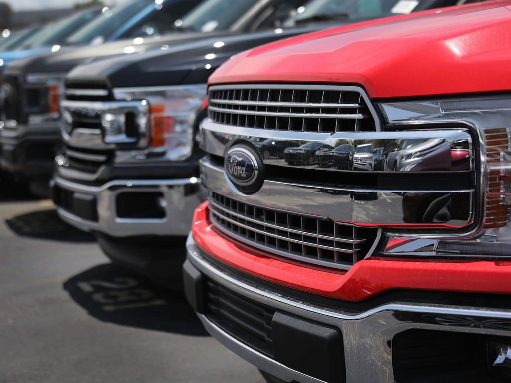 Half a million Ford pickup trucks recalled for suddenly shifting gears - Business Insider