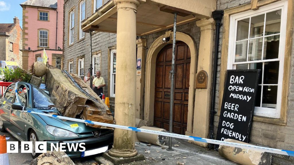 Car crashed into 600-year-old Somerset pub damaging pillars - BBC.com