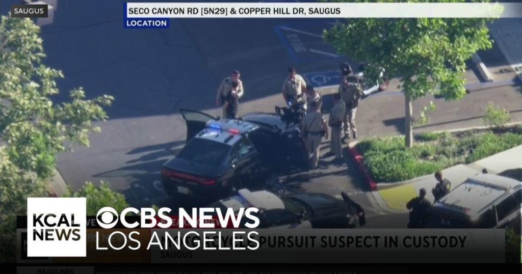 Suspect in custody after motorcycle pursuit ends in Santa Clarita - CBS News