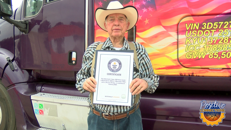 90-year-old Kansas man is the world’s oldest truck driver - NewsNation Now
