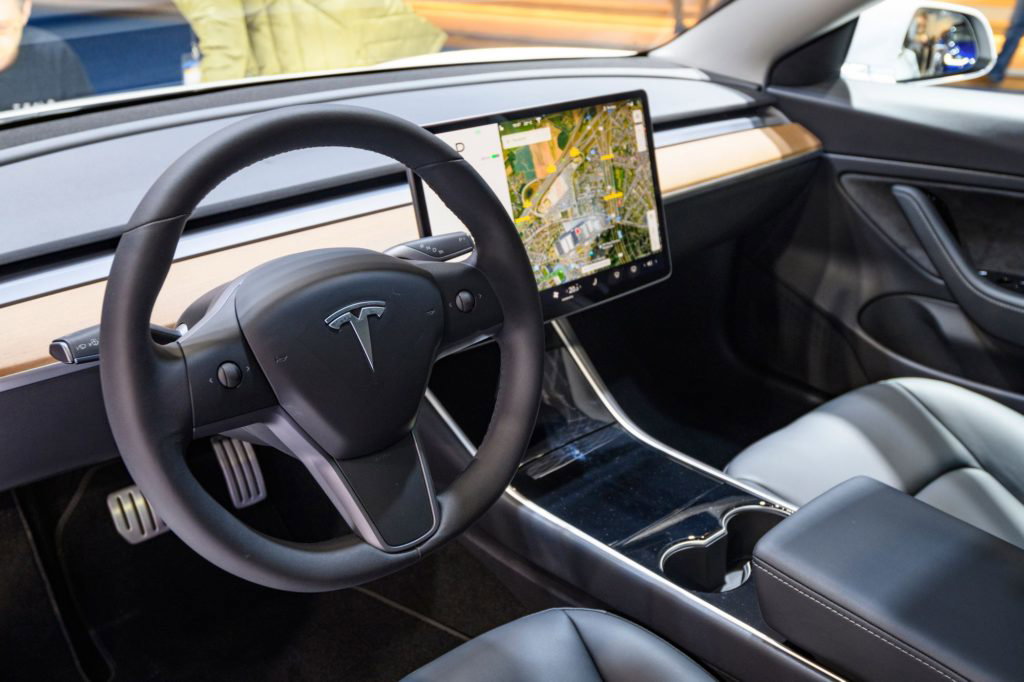 Tesla In 'Full Self-Driving' Mode Goes Plowing Into Police Car - SFist