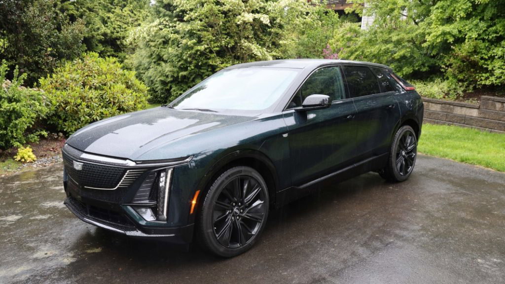 14 thoughts about the 2024 Cadillac Lyriq, the car that's excited to see you - Autoblog