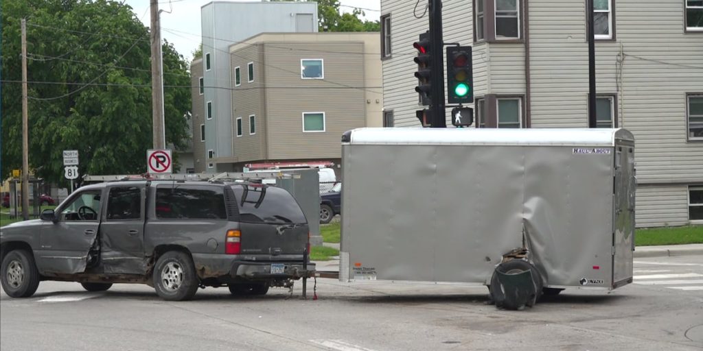 Man charged with reckless driving after causing three car crash in Fargo - KVLY