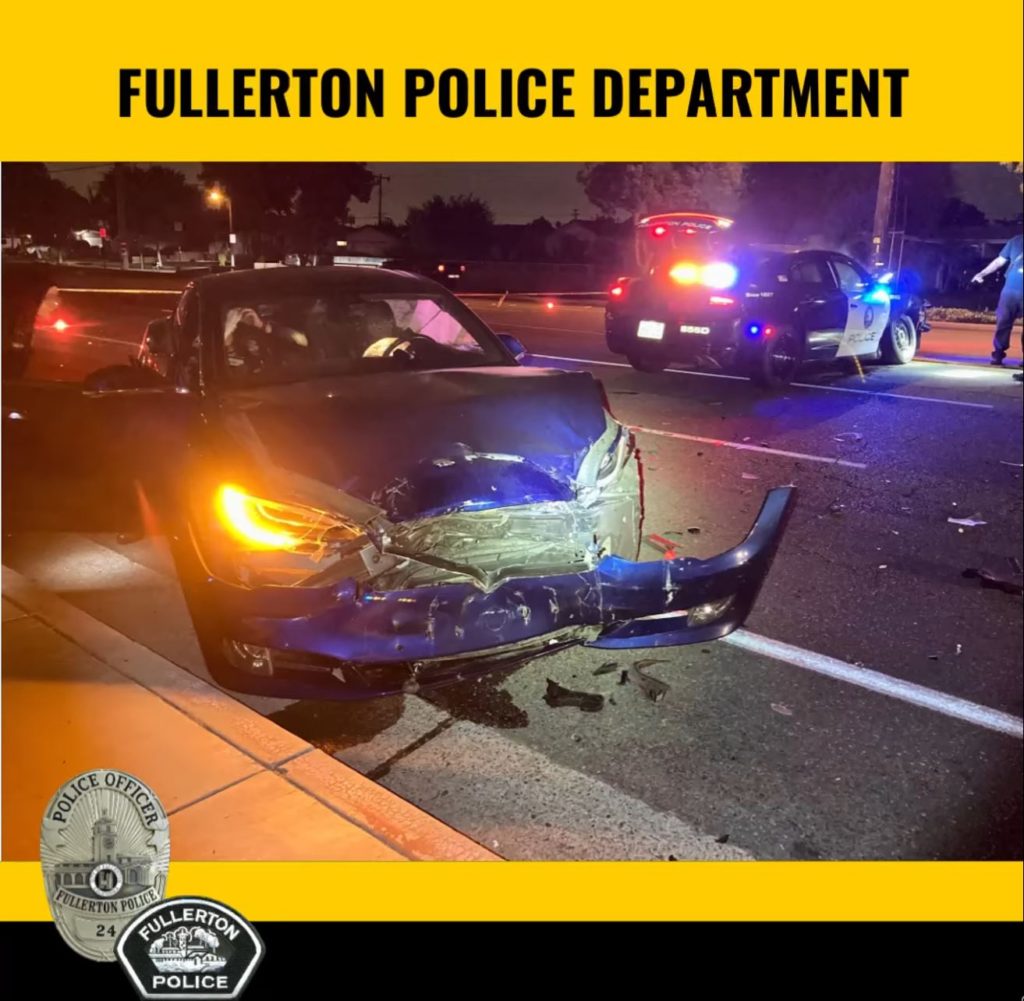 A Tesla in self-driving mode slammed into a police car in north Orange County - New Santa Ana