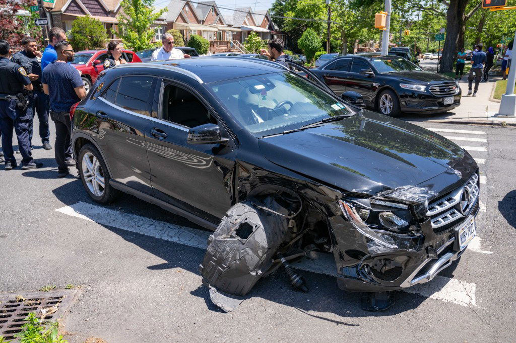 Brooklyn car thief fleeing cops wreaks havoc with demolition derby wrecking five cars - New York Daily News