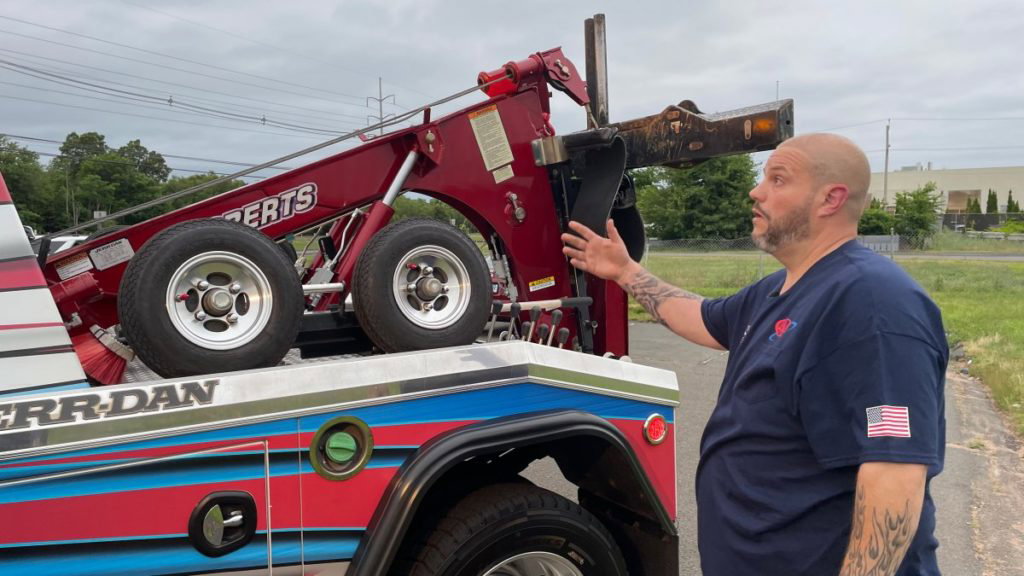Death of CT DOT worker on the job hits home for tow truck drivers - NBC Connecticut