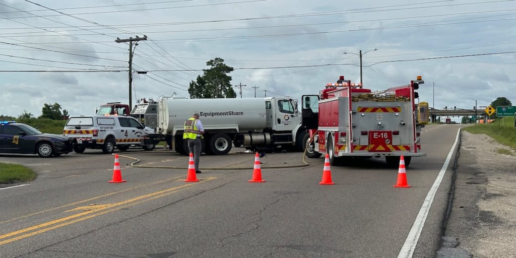 One person killed following motorcycle crash on Canal Road - WLOX