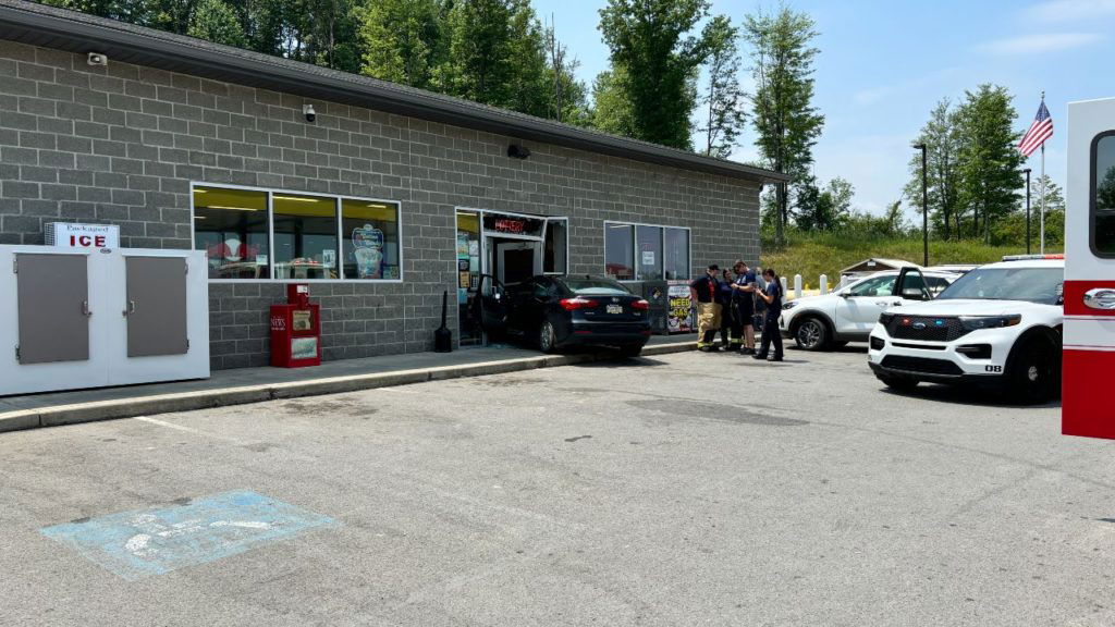 Car drives into business in Poland Township - WKBN.com