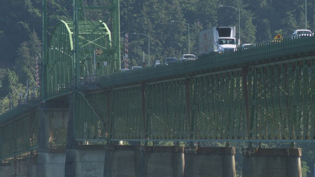 Hood River Bridge closed due to damage from truck crash - KGW.com