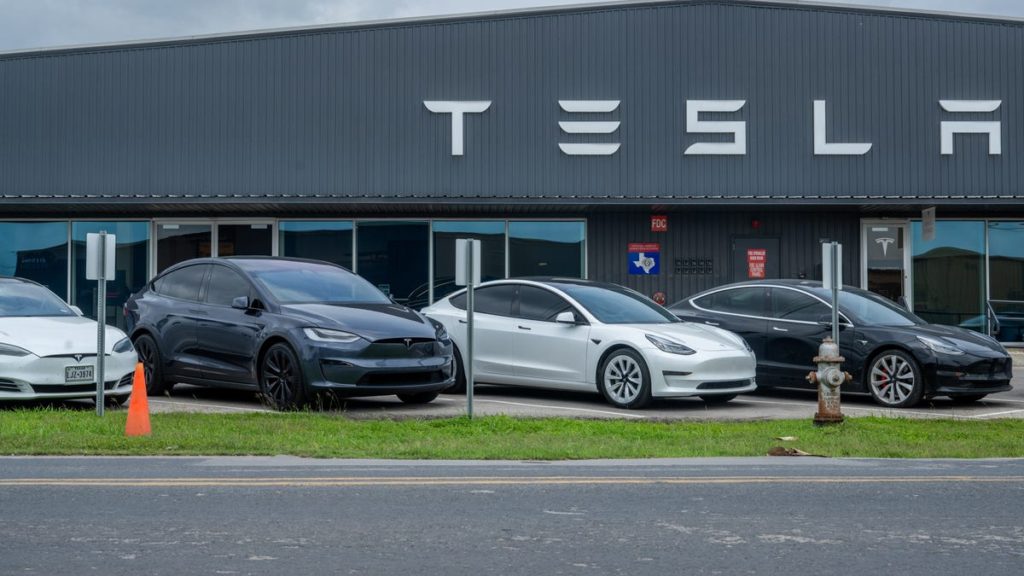 Tesla has the most American-made car, according to Cars.com - Quartz