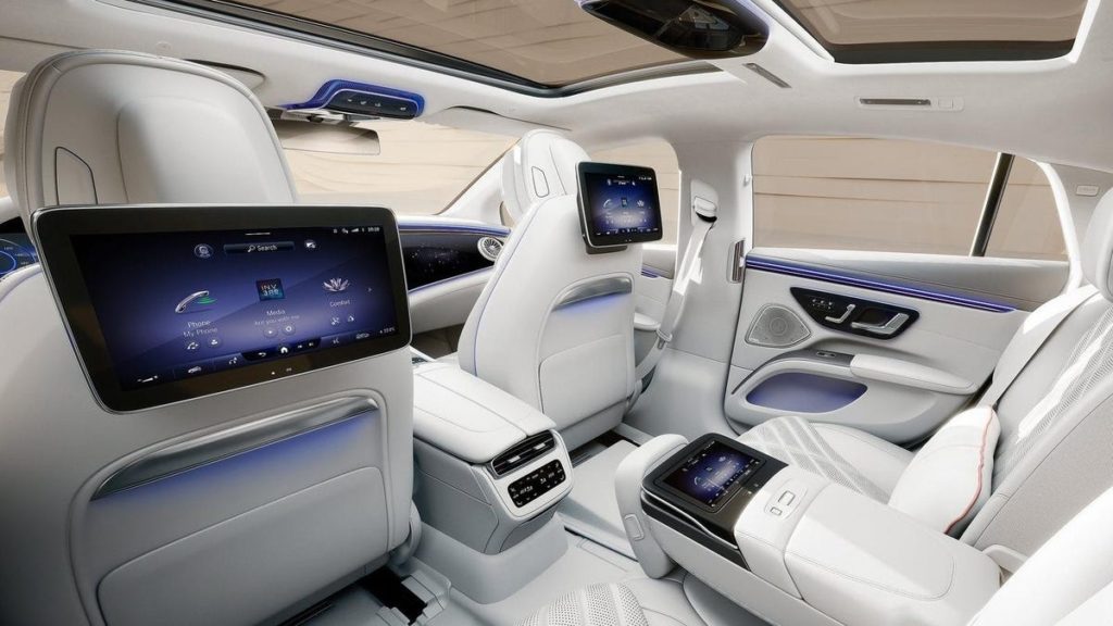 People Apparently Want More Screens Inside Their Cars? For In-Car Entertainment? - Jalopnik