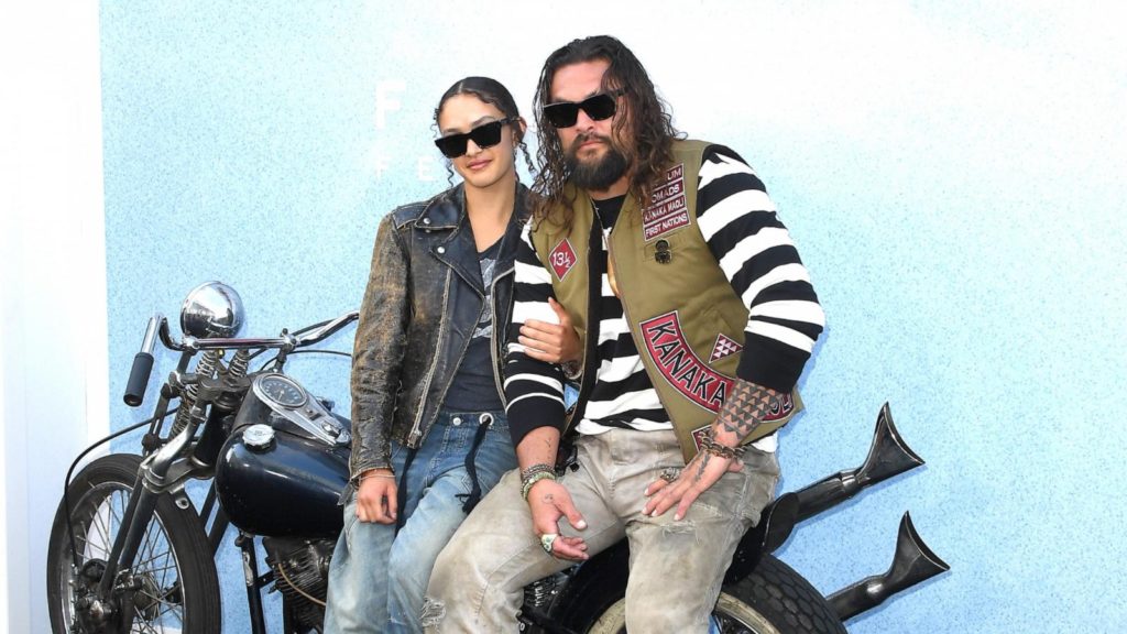 Jason Momoa, daughter arrive in theme on motorcycle at 'The Bikeriders' premiere - Good Morning America