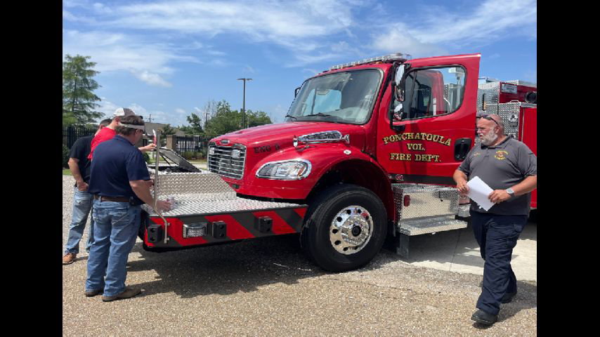New truck unveiled at Ponchatoula called 'Swiss Army Knife' of fire trucks - WBRZ