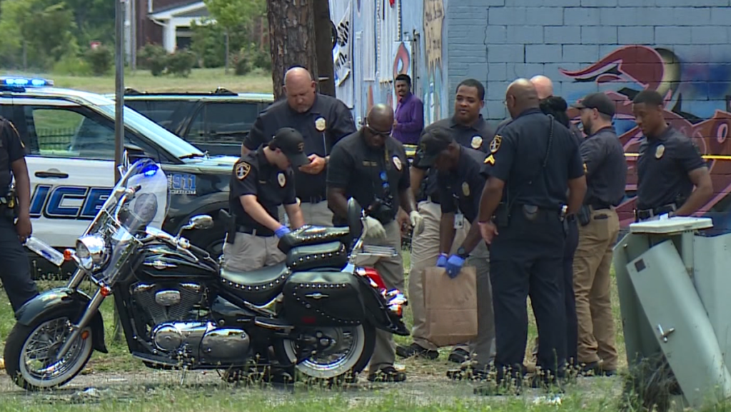 Man found dead on motorcycle after 'targeted' shooting in Birmingham's North Titusville area - WVTM13 Birmingham