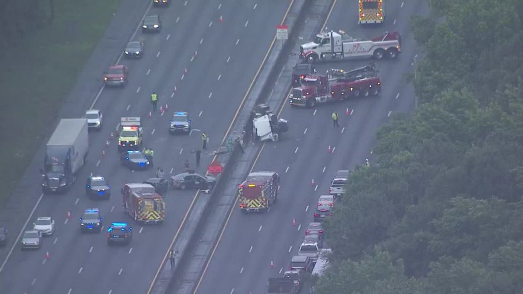 Crash involving overturned dump truck shuts down part of I-285 - FOX 5 Atlanta