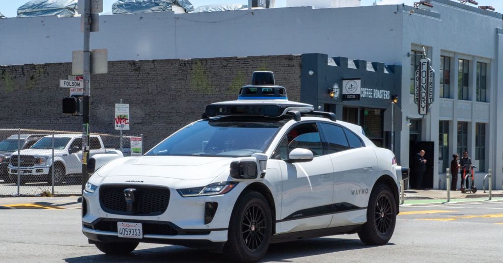 Police pulled over a Waymo car that drove in the oncoming lane in Phoenix - The Verge