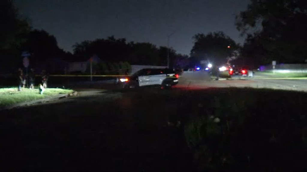 Man and woman found shot to death inside truck in north Houston, HPD says - KTRK-TV