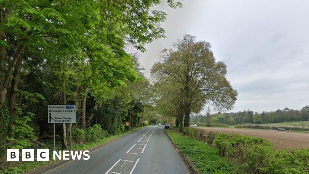 Kingsworthy: Car driver dies after crash with pick-up truck - BBC.com