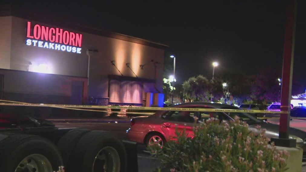 2 bodies found inside a parked car near a Phoenix steakhouse, PD says - FOX 10 News Phoenix