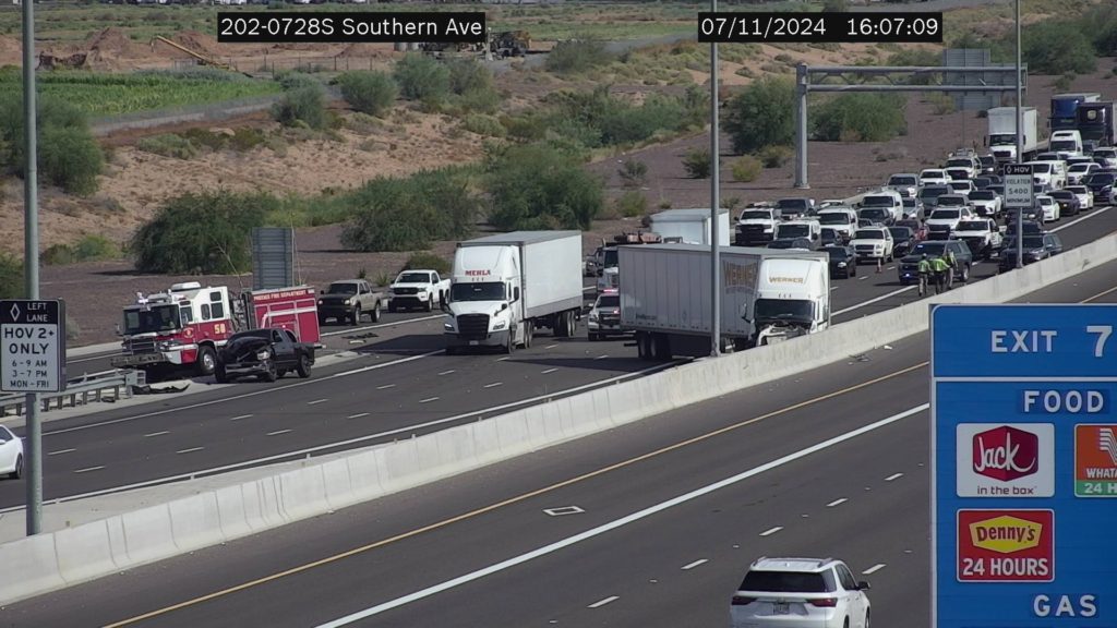 Two unrelated semi truck crashes on Loop 202 South Mountain Freeway - FOX 10 News Phoenix