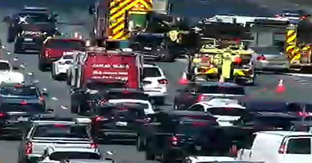 Overturned dump truck causes major backup on I-695 near I-83 in Baltimore County - CBS News