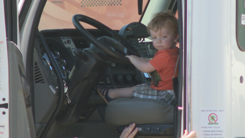 Kids get hands-on with the 'Touch a Truck!' event - KVAL