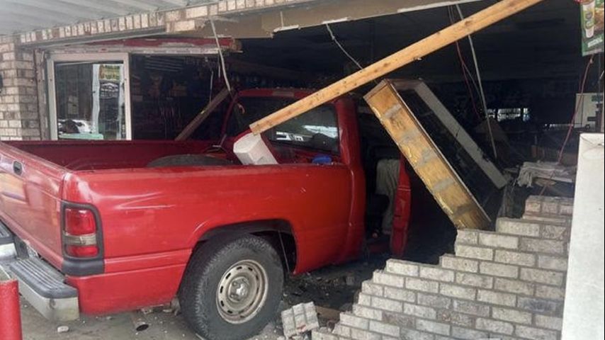 Truck crashes through Livingston Parish convenience store - WBRZ