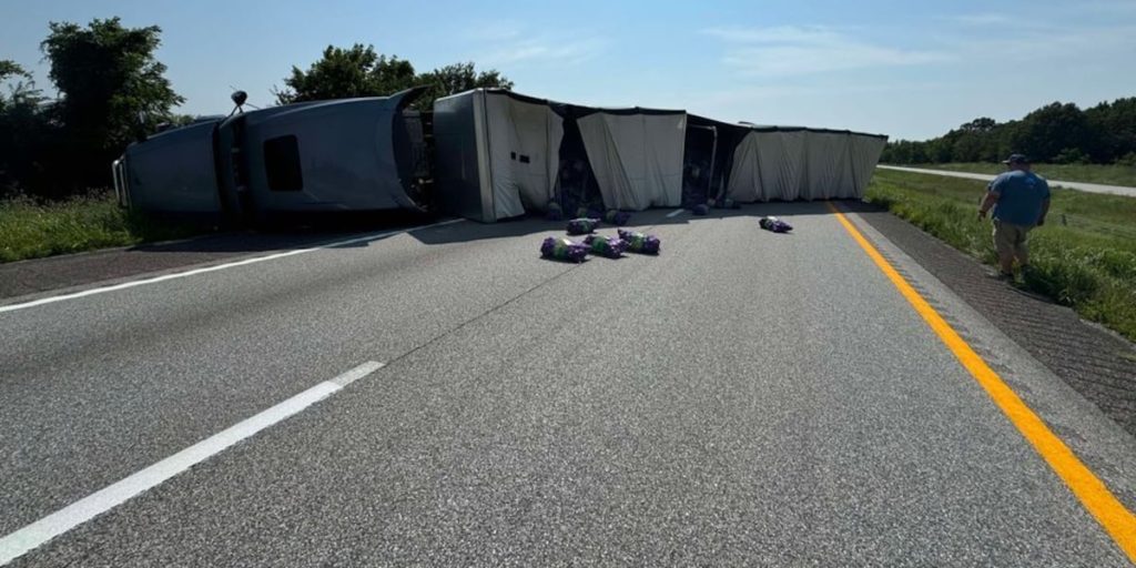 Teenager from Oklahoma seriously injured after crash on I-44 involving overturned semi truck - KY3