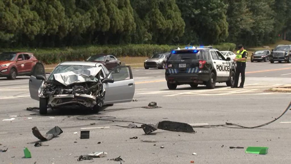 Fire truck gets in head-on collision while responding to fire in Cobb Co., 2 injured - WSB Atlanta