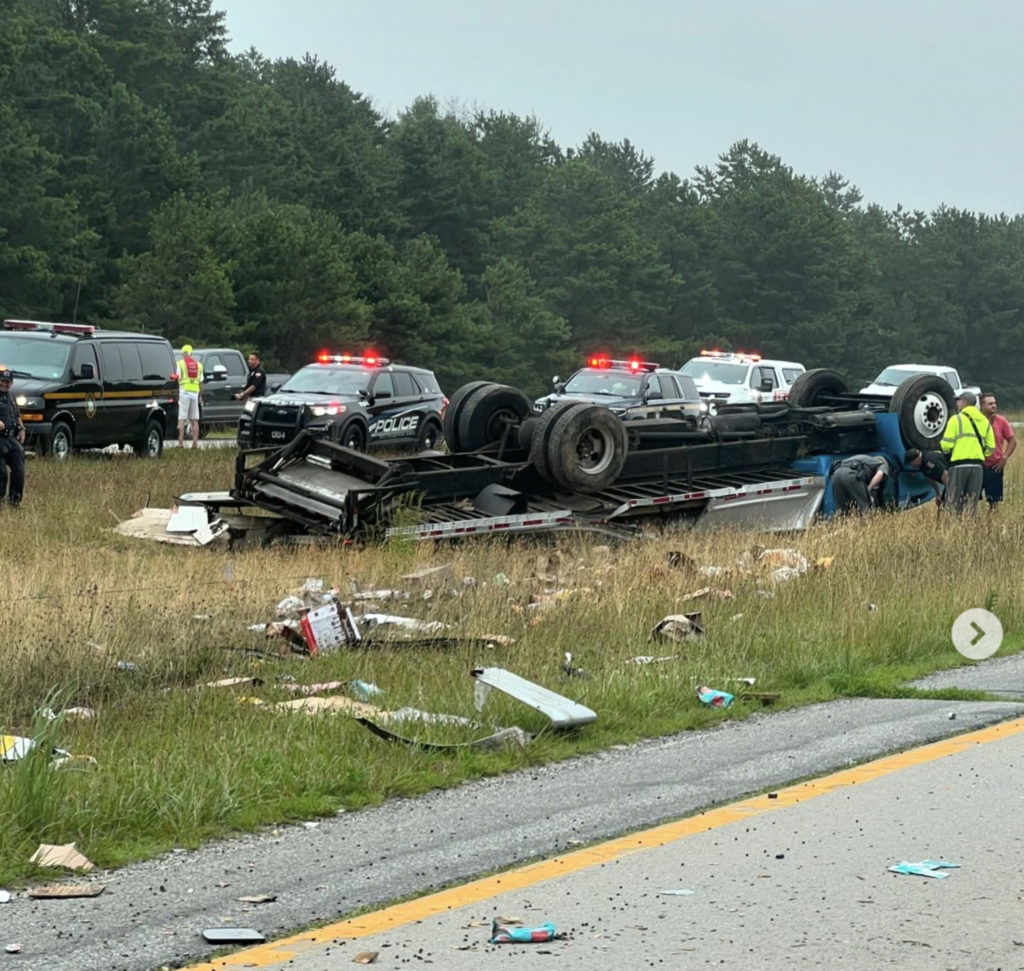 Overturned Truck Snarls Eastbound Traffic on Sunrise Highway Tuesday Morning - 27 East - 27east.com