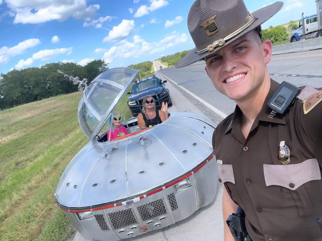 A UFO car drove cross-country. Officers thought it was out of this world. - The Washington Post