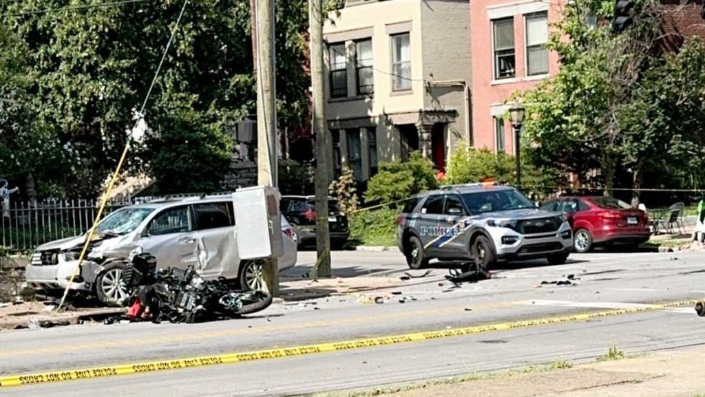 LMPD: Man dies in Old Louisville motorcycle crash - WLKY Louisville