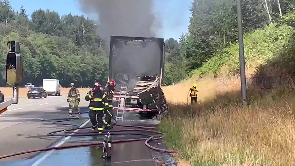 Semi-truck carrying lithium batteries catches fire, blocks traffic along I-90 near Issaquah - KIRO Seattle