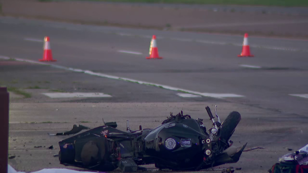 Chanhassen motorcycle crash leaves 1 dead Wednesday evening - FOX 9 Minneapolis-St. Paul