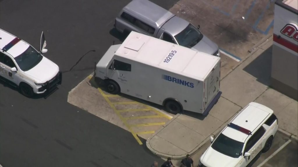 Brinks truck 'held up' in Chester as suspect flees with 'large amount of money': officials - FOX 29 Philadelphia